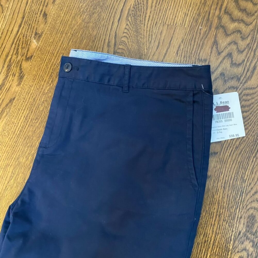 L.L.  Bean Favorite Fit 20 Reg Navy cropped pants NWT - Picture 2 of 8